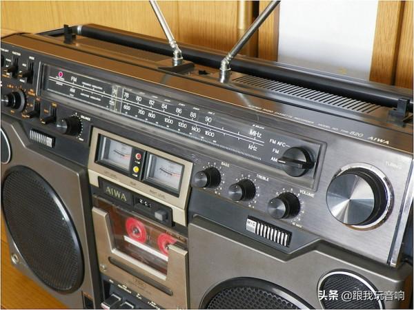 愛華 AIWA TPR-820 經典雙UV表四喇叭音響 收音機 錄音機