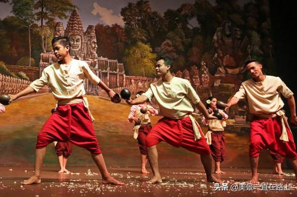 意象裡的吳哥1—巴戎廟,晨光裡金色的微笑 意象裡的吳哥1—巴戎廟,晨光裡金色的微笑