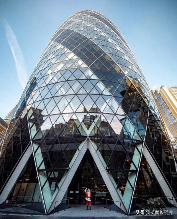 從前有一個聖誕老人，他來到倫敦度過了一個難忘的聖誕節