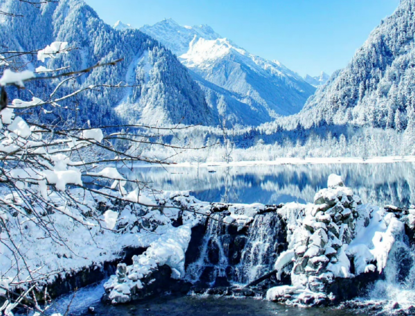 成都“古老”村寨：自然雪景與歷史氣息比肩，自駕3h直達