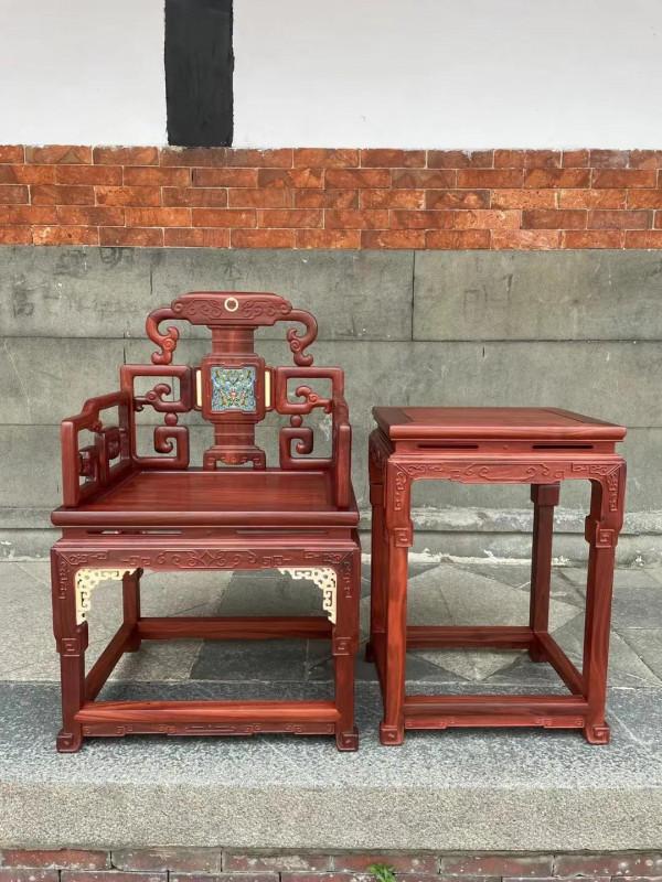 血檀勾雲紋扶手椅