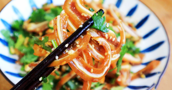 傳統年夜飯12道菜譜，4涼8熱有講究，4葷4素寓意要知道，過年必備