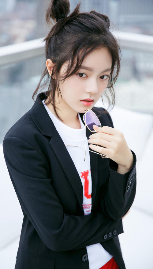 趙今麥時尚穿搭盡顯鄰家少女 粉絲們覺得她演技如何可評論關注轉發