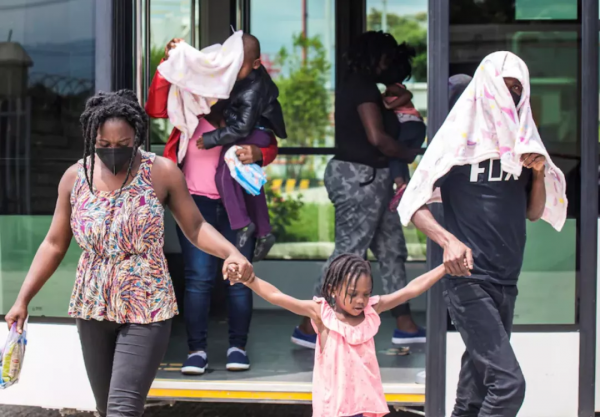 邊境牆？這回用飛機直接趕人！美國從一種尷尬陷入了另一種尷尬