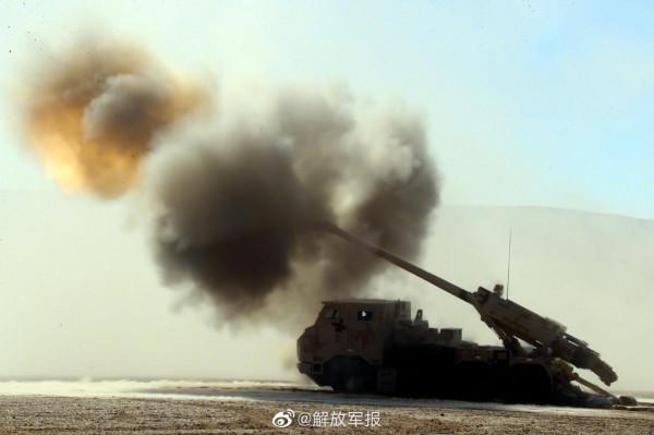 高畫質大圖！新型車載加榴炮實彈射擊演練