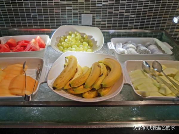 在北京入住第二家酒店自助餐廳裡的早餐