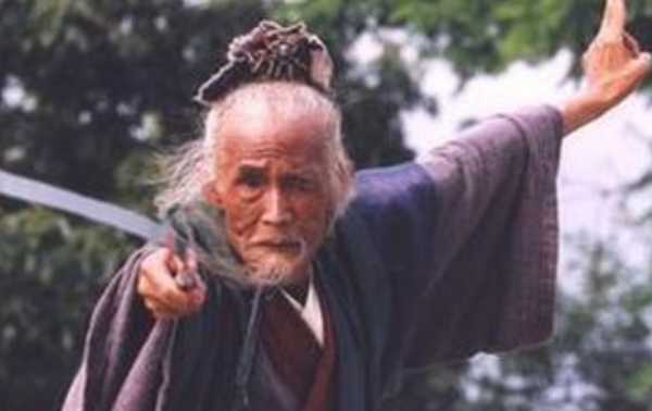 12位年近100歲還健在的老戲骨，秦怡令人敬佩，田華一生太可憐