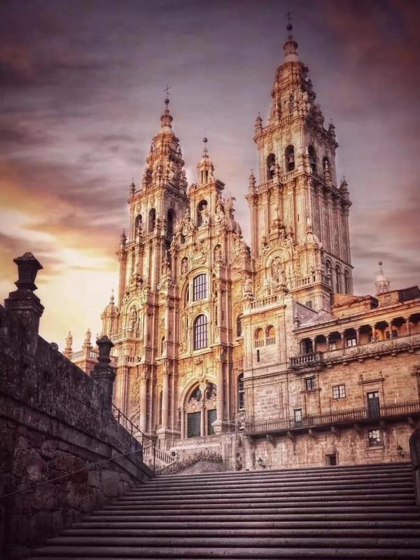 西班牙聖地亞哥：一生一次，朝聖之路