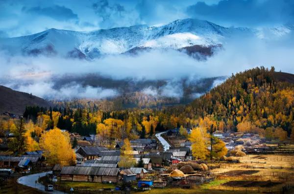 9月去正好！適合小住幾日的8座絕美古鎮，人少景美，清幽安逸