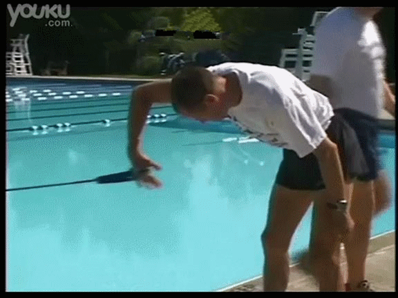 爬泳動作,五個頭部和手部最容易出現的常見錯誤問題 爬泳動作,五個頭部和手部最容易出現的常見錯誤問題