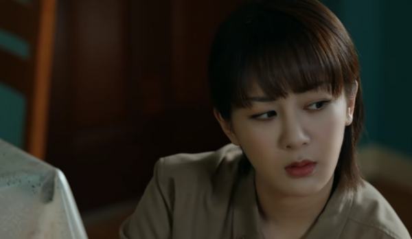 衝著楊紫看《女心理師》，卻被女二吸引了，造型簡單讓人一眼難忘