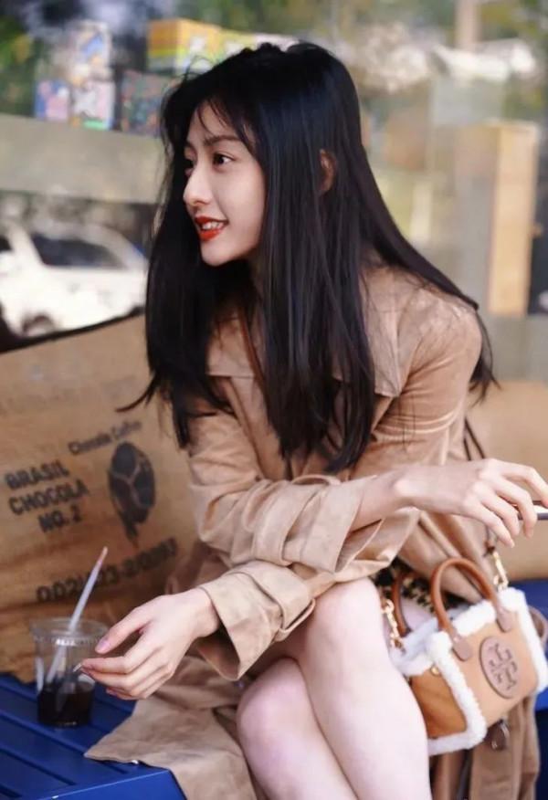 初雪,穿得像徐璐這麼可愛會得到愛情麼? 初雪,穿得像徐璐這麼可愛會得到愛情麼?