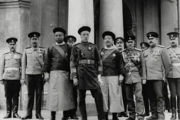 清朝王爺街頭擺攤,毛主席知道後給他安排工作:小攤就不要擺了 清朝王爺街頭擺攤,毛主席知道後給他安排工作:小攤就不要擺了