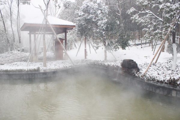探秘冰雪秘境，我在悅兮半島等你