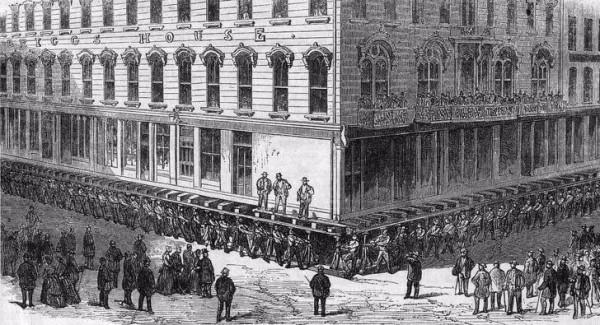 世界奇聞收錄,一隻動物狒狒成為了鐵路工人 世界奇聞收錄,一隻動物狒狒成為了鐵路工人