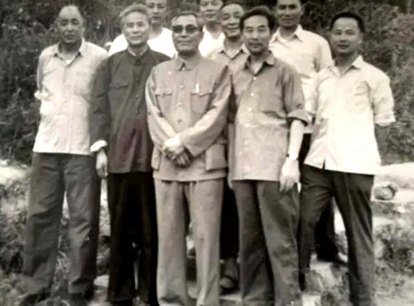 他曾擔任安徽省副省長，51歲被撤銷一切職務，71歲擔任省委書記