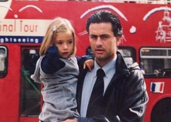 穆里尼奧為女兒的品牌帶貨，不要一分錢，而且還非常的開心