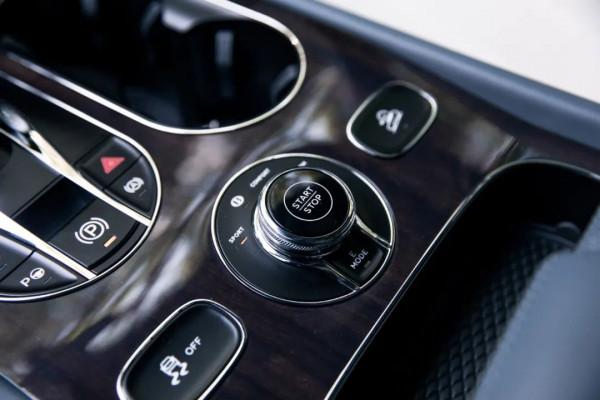 賓利的第一份新能源答卷,試駕添越PHEV 賓利的第一份新能源答卷,試駕添越PHEV