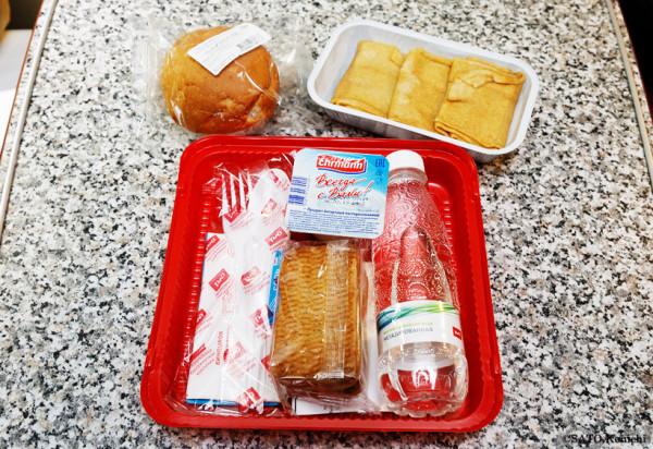 僅在西伯利亞大鐵路上享用一晚的食物和飲料,夜間臥鋪上的餐車 僅在西伯利亞大鐵路上享用一晚的食物和飲料,夜間臥鋪上的餐車