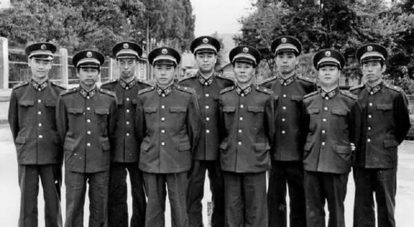 百萬大裁軍，32師幹部最後去向：師長轉業，政委實現平級調動