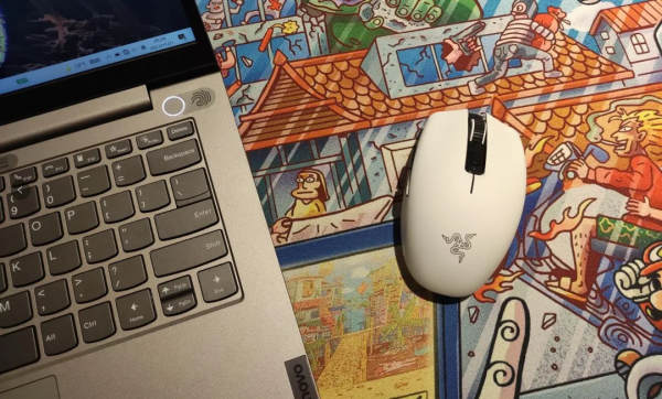 外設體驗丨小手電競滑鼠——雷蛇八岐大蛇V2