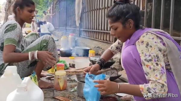 露宿街頭的印度女孩,憑努力考進重點高中,每晚睡覺要用棍子防身 露宿街頭的印度女孩,憑努力考進重點高中,每晚睡覺要用棍子防身