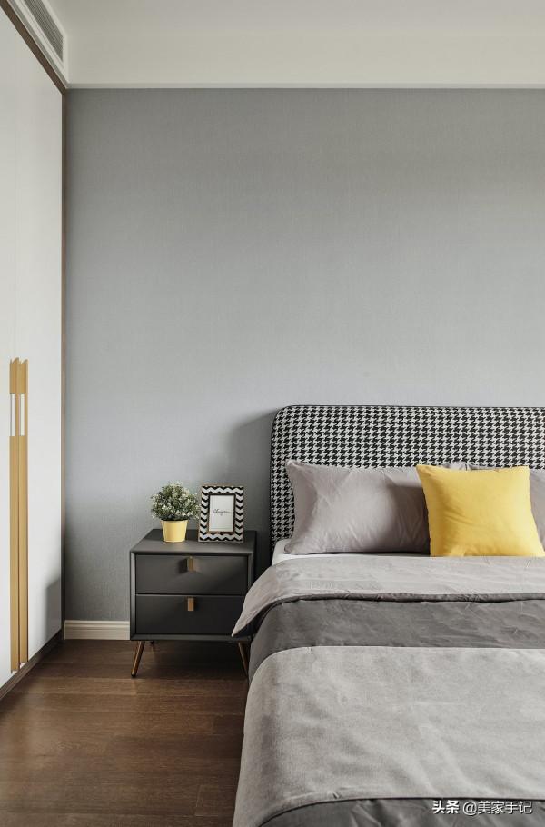 150㎡的精裝房，一進門就被客廳迷住！全屋時尚高階，挑不出毛病