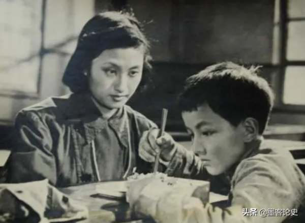 湖北22歲戰士犧牲,母親悲痛年年悼念,1949年收到司令信:請娘進京!