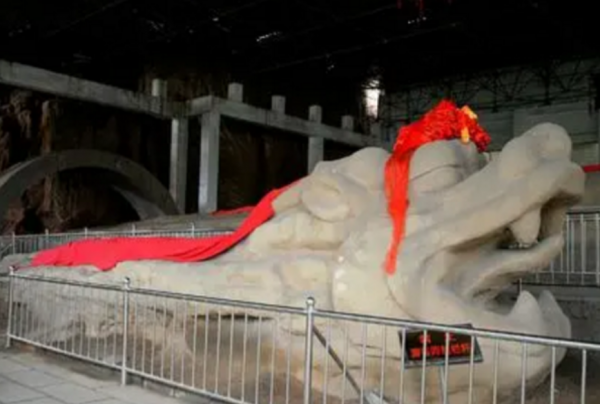 河北村民挖出300多米巨龍,專家實地考察研究多年:天然形成的 河北村民挖出300多米巨龍,專家實地考察研究多年:天然形成的