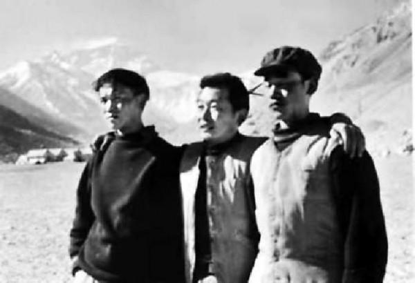 揭秘!中國登山隊第一次攀登珠峰,郵電部派了三名報務員隨行 揭秘!中國登山隊第一次攀登珠峰,郵電部派了三名報務員隨行