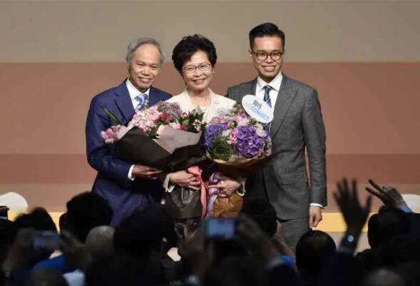 香港特首林鄭月娥骨折,她的家庭怎麼樣? 香港特首林鄭月娥骨折,她的家庭怎麼樣?