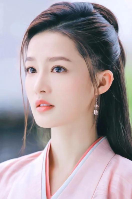 小紅靠捧,大紅靠命?錯了,換對造型立馬翻身 小紅靠捧,大紅靠命?錯了,換對造型立馬翻身