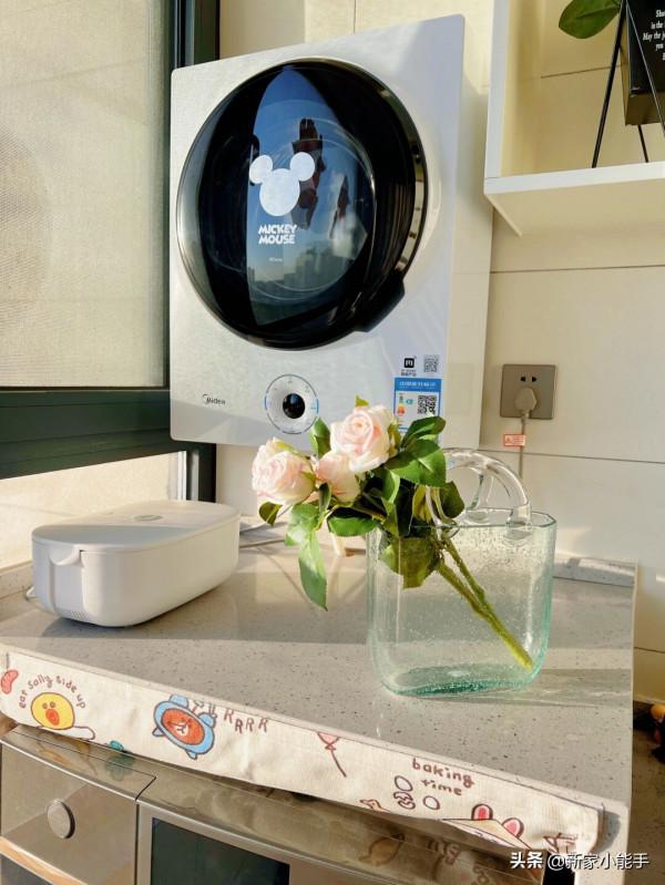 她家已經入住一年,全屋保持整潔乾淨,進屋就被入戶鞋櫃迷住 她家已經入住一年,全屋保持整潔乾淨,進屋就被入戶鞋櫃迷住