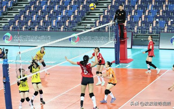 誰遭隊友反彈球爆頭？得分王鄭益昕領銜逆轉，福建女排五局擒浙江