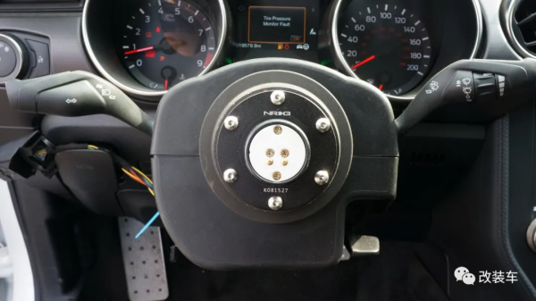 真V8後驅手動擋Shelby GT350,526馬力車主還覺得不大? 真V8後驅手動擋Shelby GT350,526馬力車主還覺得不大?