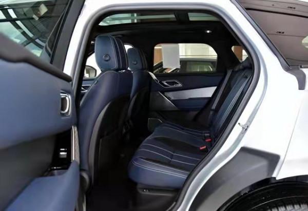 路虎攬勝星脈，車長4米8，外觀時尚，內飾科技感十足，是你的菜嗎