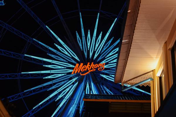 泰國曼谷摩天輪夜市，夜晚流光溢彩，泰國旅遊百分百不會錯過