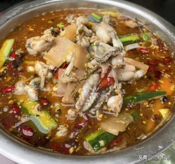 四川小鎮上只賣6個菜的蒼蠅館,人均120元,全是城裡人開車過來吃 四川小鎮上只賣6個菜的蒼蠅館,人均120元,全是城裡人開車過來吃