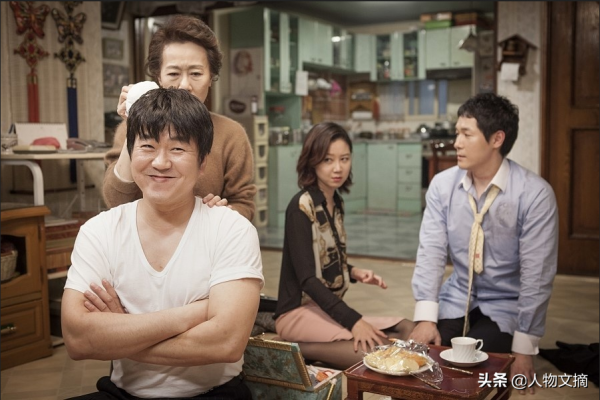 尹濟文:電影中是“奸詐小人”生活中是老好人,為亡友照顧遺孀 尹濟文:電影中是“奸詐小人”生活中是老好人,為亡友照顧遺孀