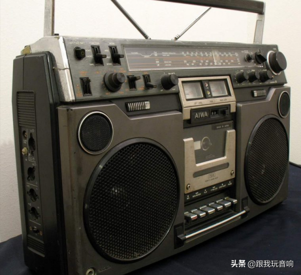 愛華 AIWA TPR-820 經典雙UV表四喇叭音響 收音機 錄音機