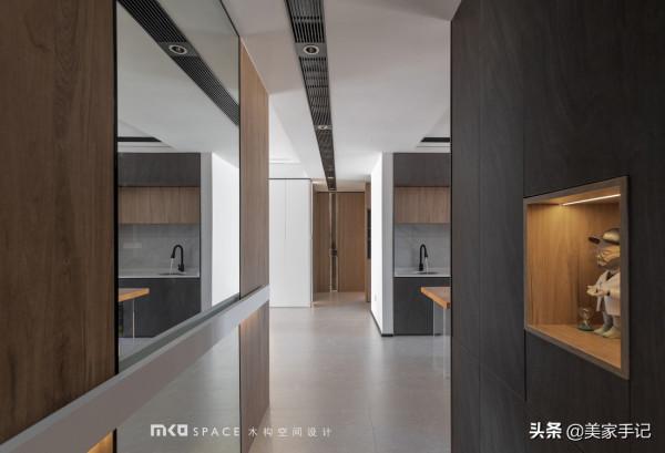 福建夫婦107㎡家火了，僅憑一個客廳就圈粉無數，空間利用率超高