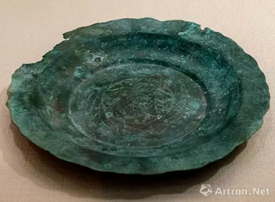 新加坡海域古沉船發現大批元青花