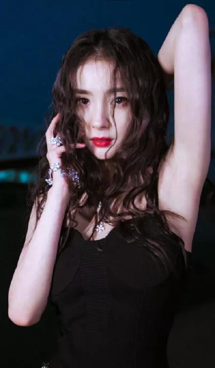 楊冪 桌布美圖 楊冪 桌布美圖