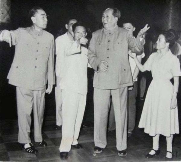 王海容:毛主席身邊的美女翻譯,深受周總理喜愛,可惜終身未嫁 王海容:毛主席身邊的美女翻譯,深受周總理喜愛,可惜終身未嫁