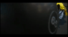 喜歡健身的狗狗，每天都要追著瑜伽球玩