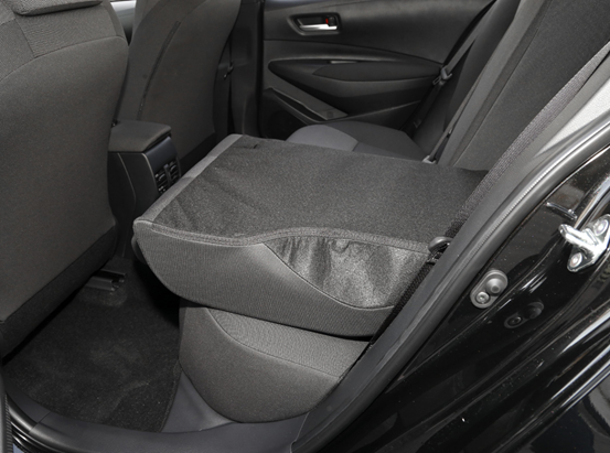 15萬級首選，廣汽豐田運動座駕，雷凌哪一版適合你？