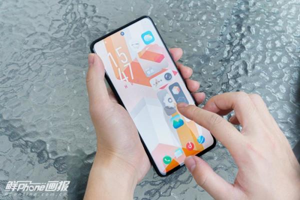 曲屏手機用膩了，快來考慮一下這些直屏好物吧