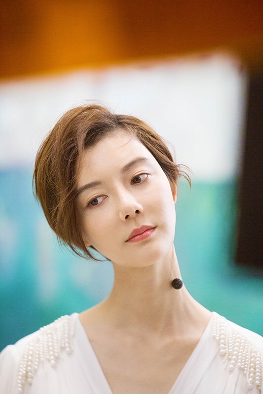 別留“黑長直”了，臉長的人更適合這三款髮型，看車曉就知道