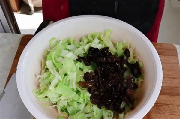 包菜好吃有訣竅,教你特色新吃法,開胃又下飯,一做一大盤不夠吃 包菜好吃有訣竅,教你特色新吃法,開胃又下飯,一做一大盤不夠吃