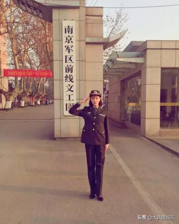 矯揉造作就別演軍旅劇了,這8位女星告訴你,什麼叫颯爽軍人氣質 矯揉造作就別演軍旅劇了,這8位女星告訴你,什麼叫颯爽軍人氣質